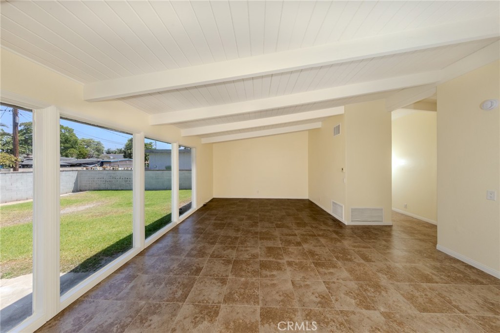 2227 E Ward Terrace Property Photo 7
