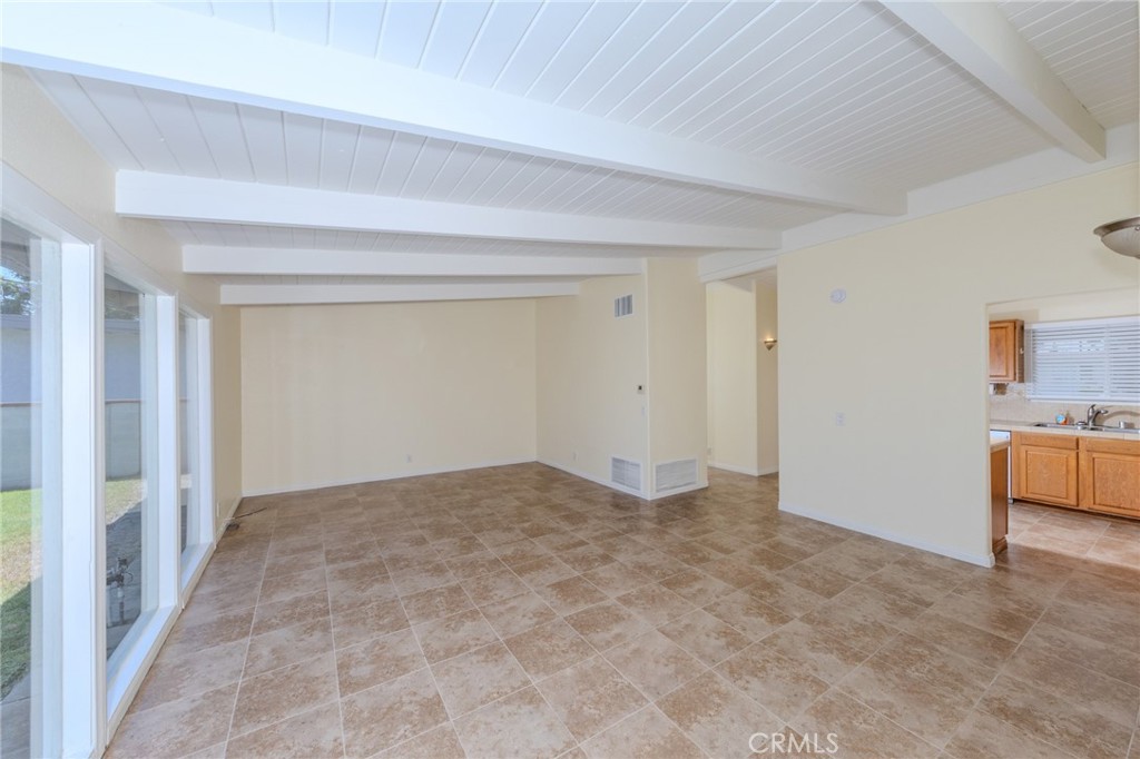 2227 E Ward Terrace Property Photo 8
