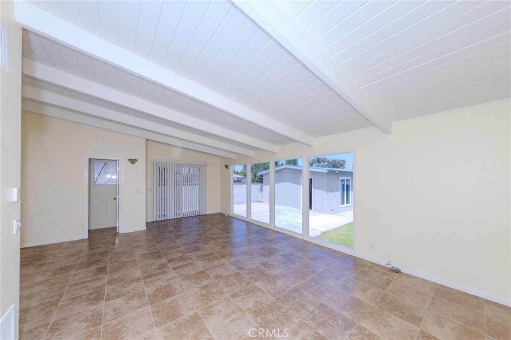 2227 E Ward Terrace Property Photo 10