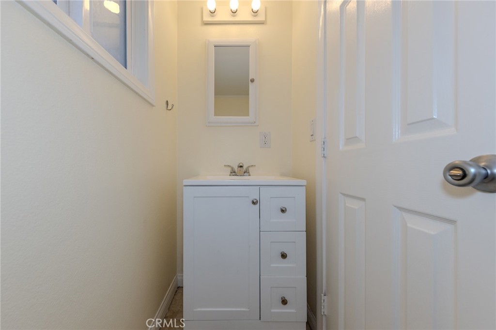 2227 E Ward Terrace Property Photo 12