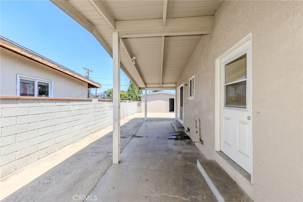 2227 E Ward Terrace Property Photo 27