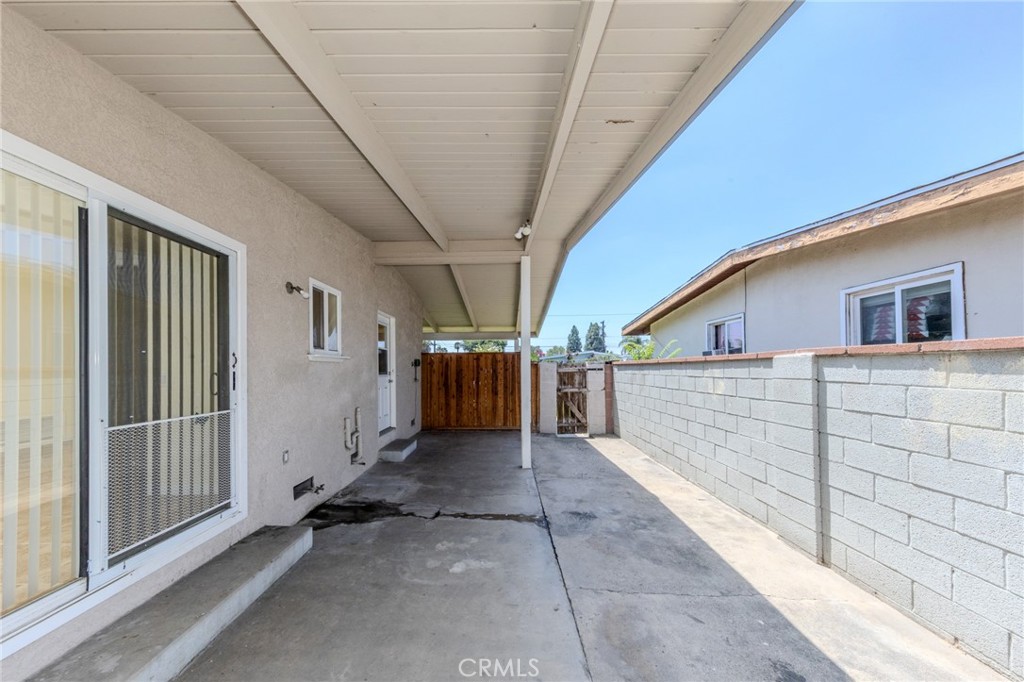 2227 E Ward Terrace Property Photo 28