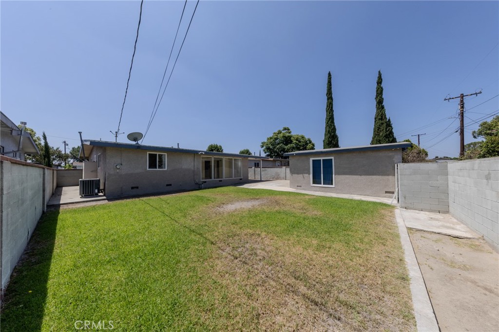 2227 E Ward Terrace Property Photo 32