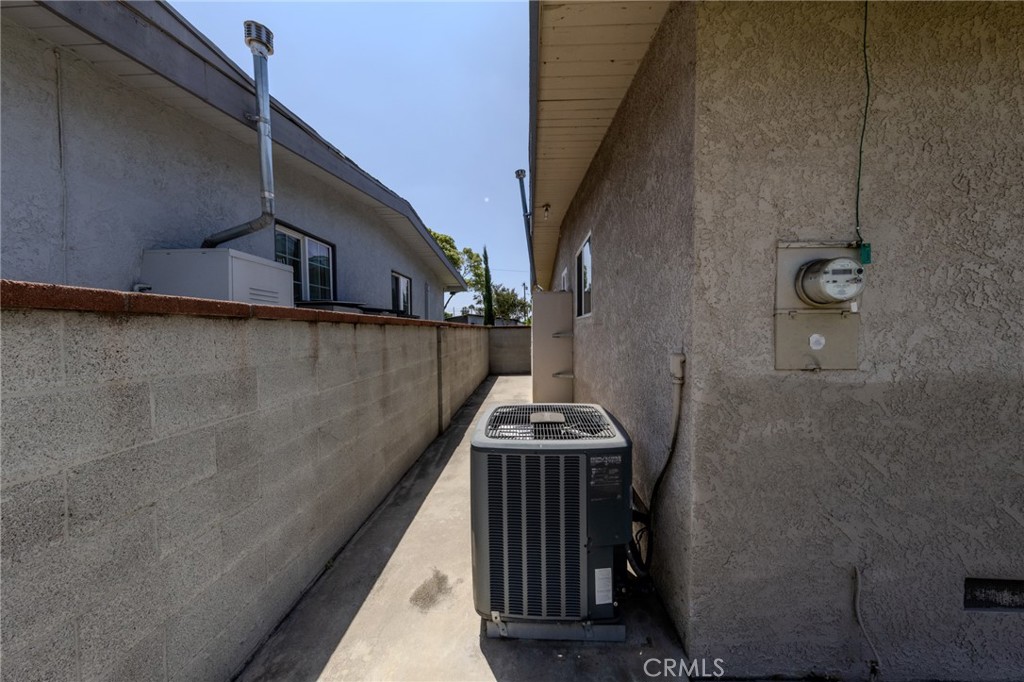 2227 E Ward Terrace Property Photo 33