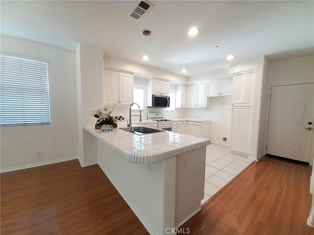 76 Bixby Circle Property Photo 7