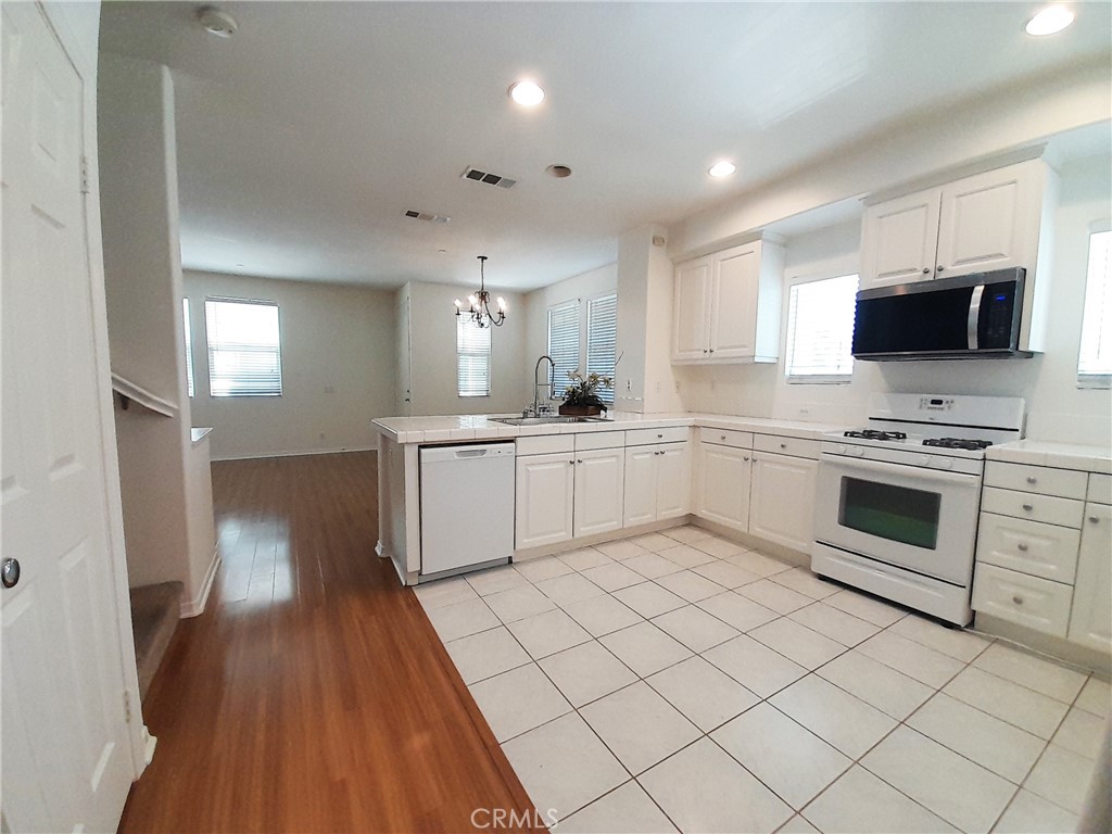 76 Bixby Circle Property Photo 8