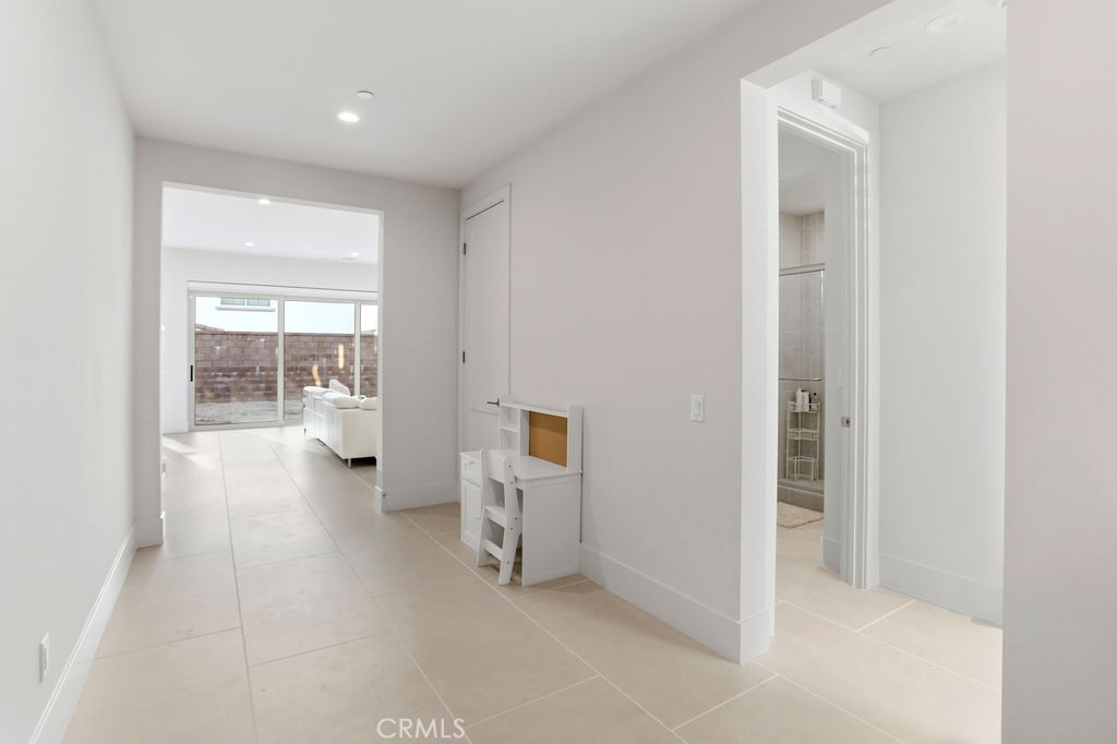 108 Oakstone Property Photo 4