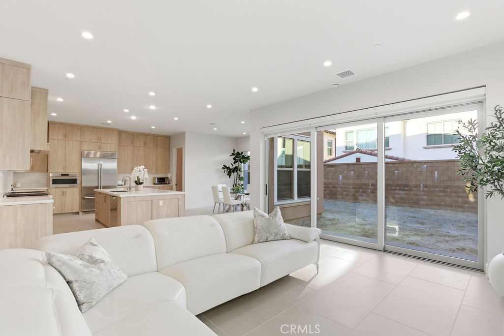 108 Oakstone Property Photo 11