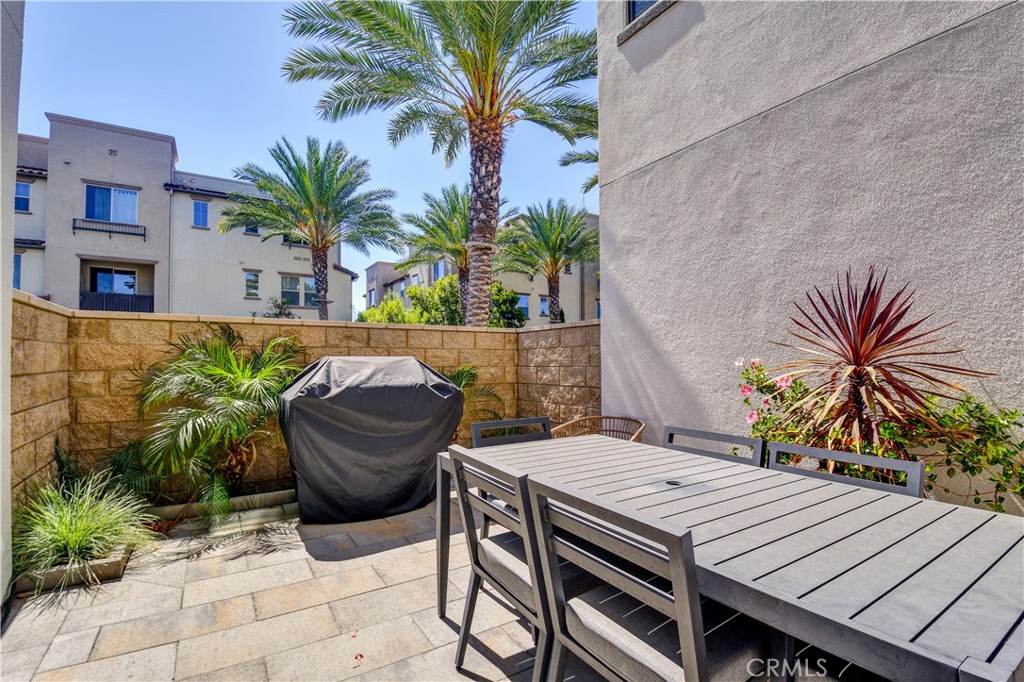 500 S Motif Property Photo 9