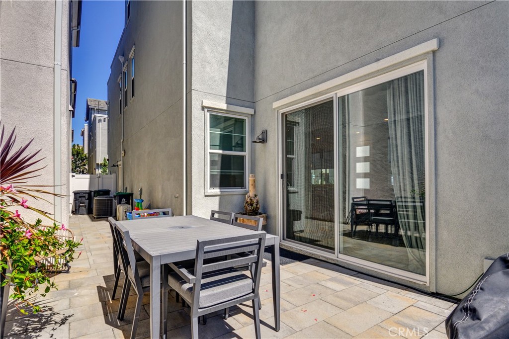 500 S Motif Property Photo 10