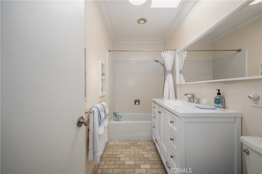 3401 E 1st Street 5 Property Photo 43