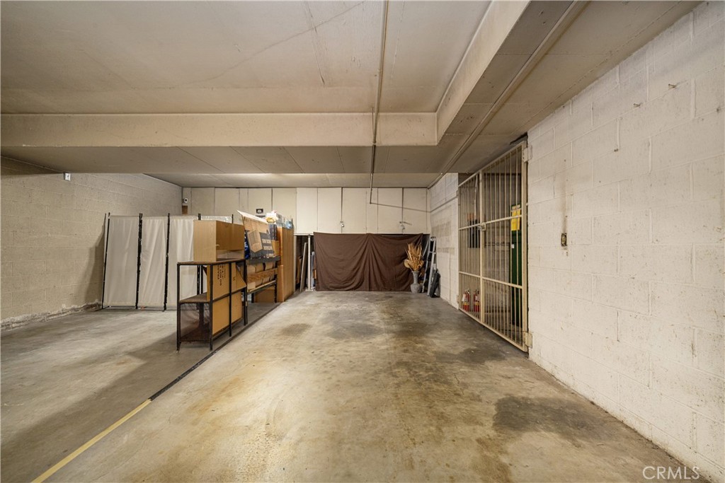3401 E 1st Street 5 Property Photo 60