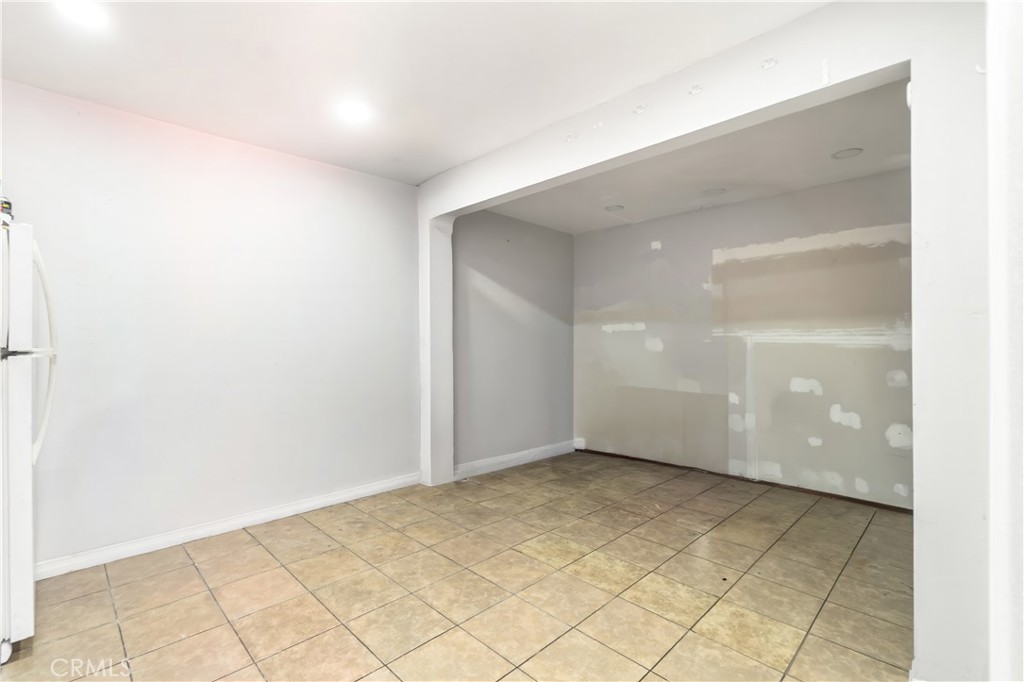 2746 Easy Property Photo 34