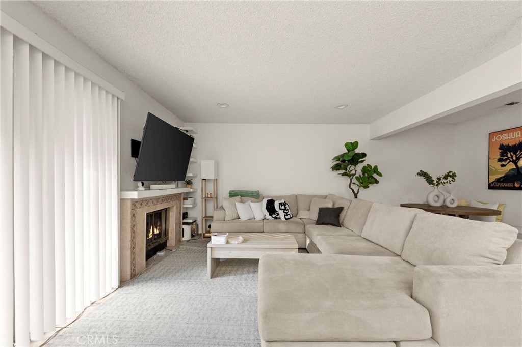 12205 Foster Road Property Photo 6