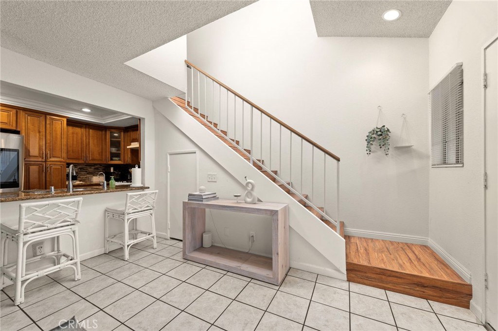 12205 Foster Road Property Photo 8