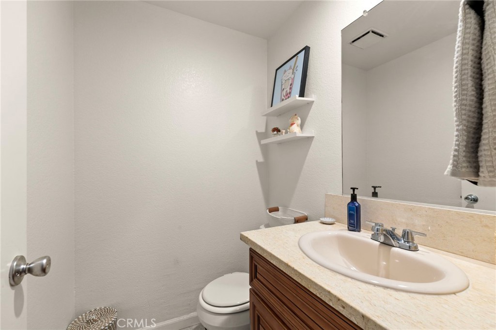 12205 Foster Road Property Photo 15