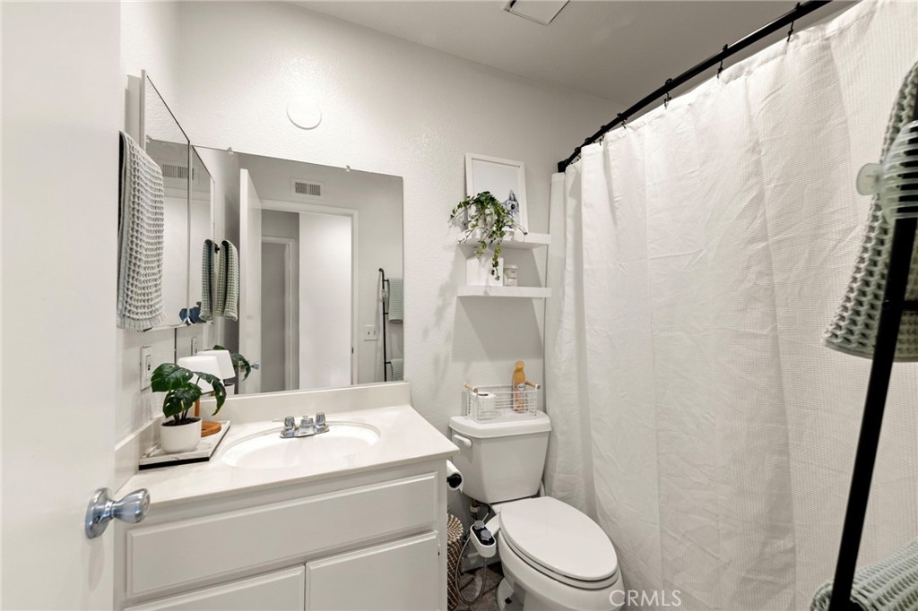 12205 Foster Road Property Photo 24