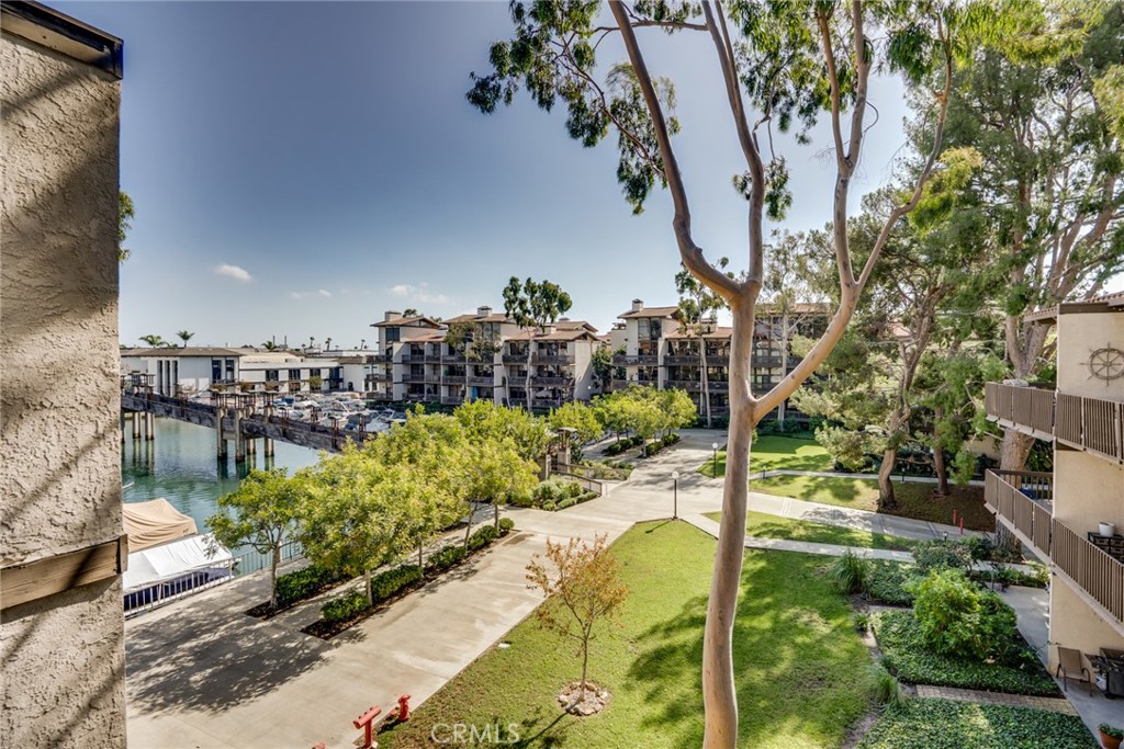 7316 N Marina Pacifica N Property Photo 5
