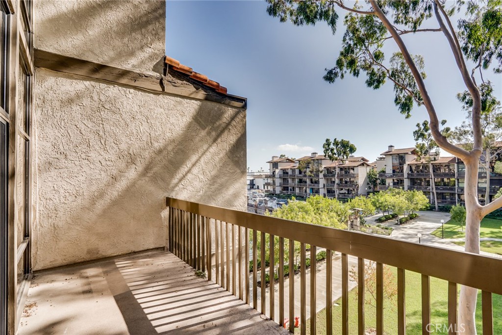 7316 N Marina Pacifica N Property Photo 20