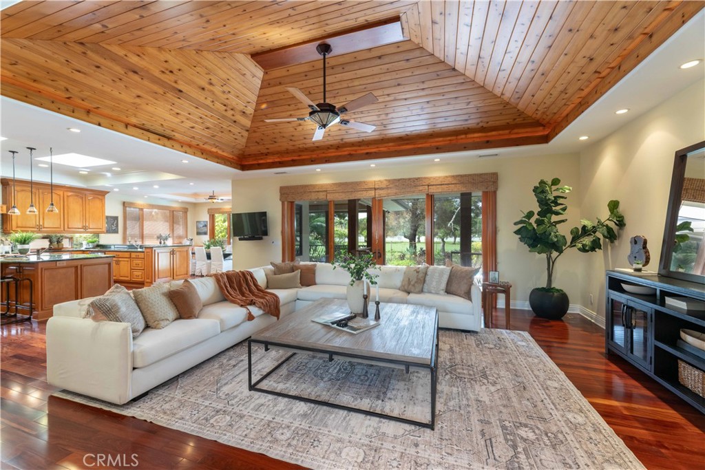 4004 Country Club Property Photo 5