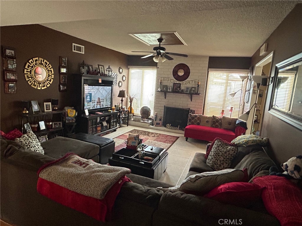 915 Carlson Property Photo 7