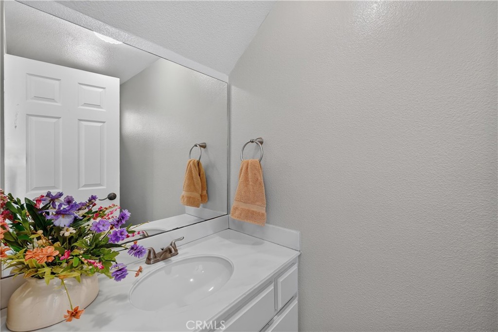 5037 E Almond Avenue 5 Property Photo 22