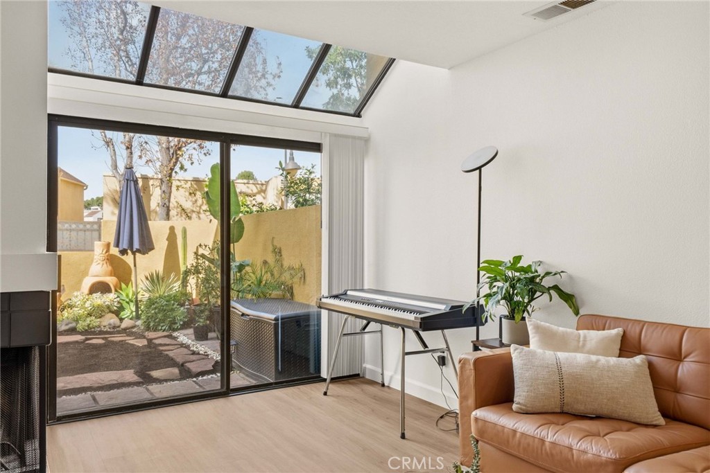 25712 Le Parc 41 Property Photo 6