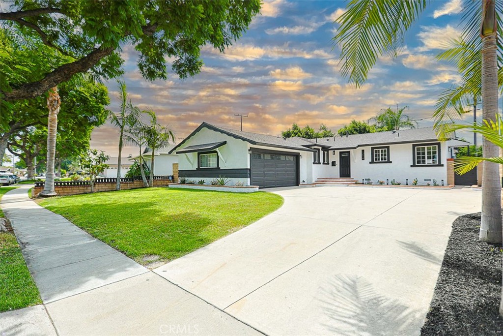 1246 E Turin Property Photo 2