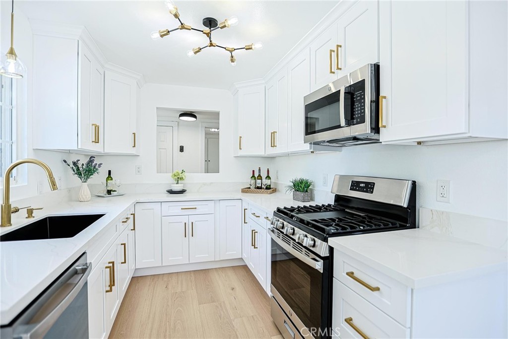 1246 E Turin Property Photo 14