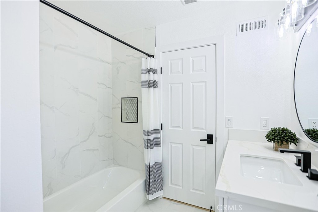 1246 E Turin Property Photo 22