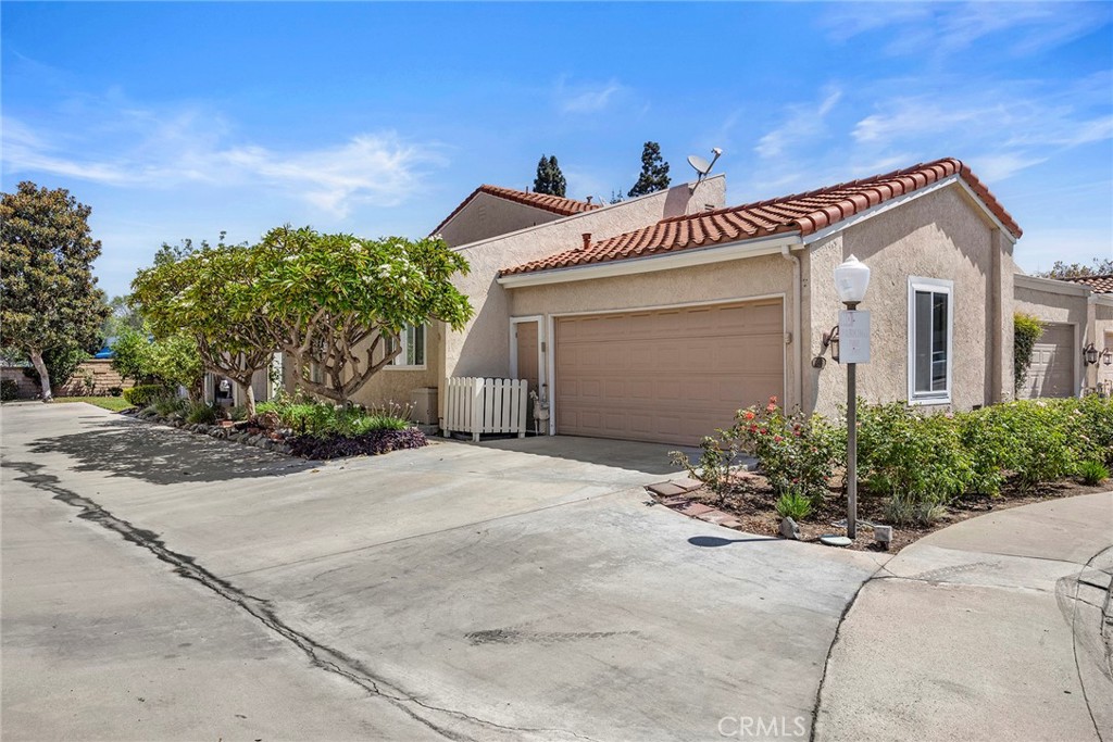 12618 Oxford Drive Property Photo 1