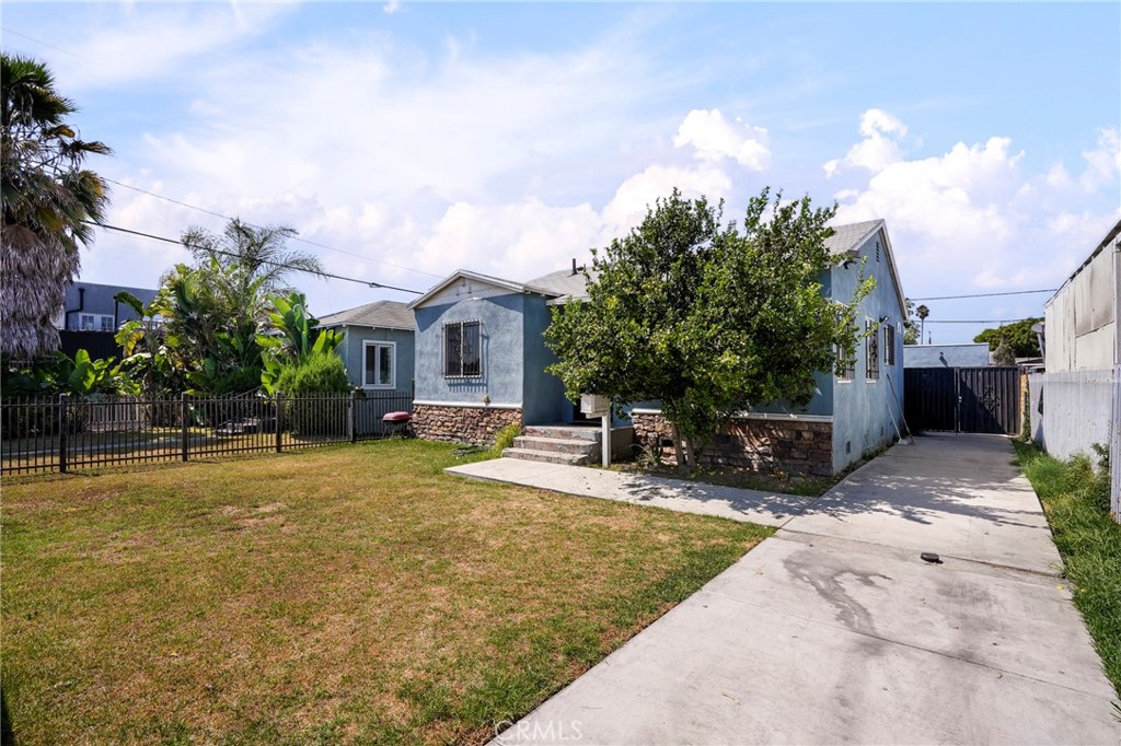 119 E 90th Street Property Photo 1