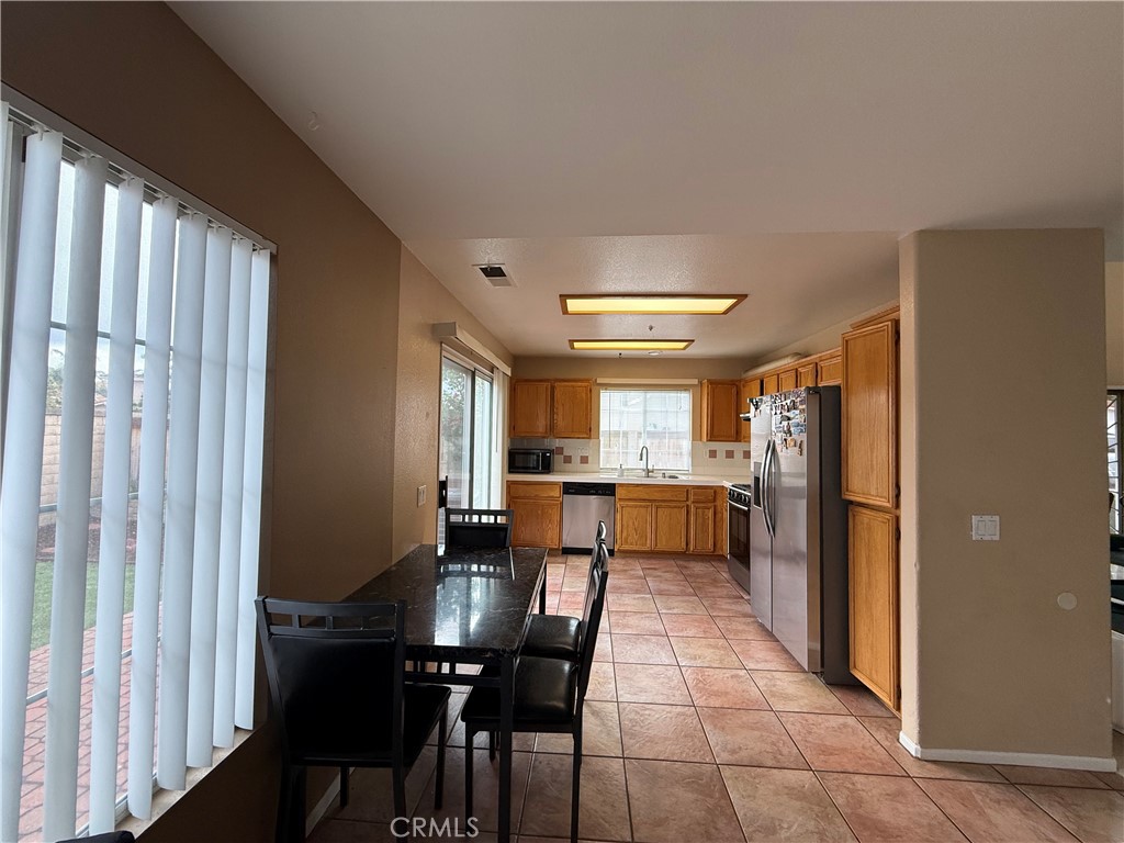 200 River Rock Court Property Photo 6