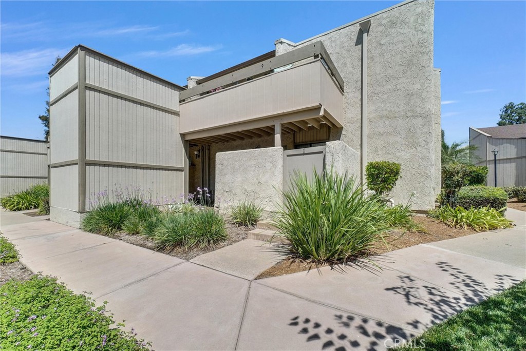 3062 Associated 10 Property Photo 2