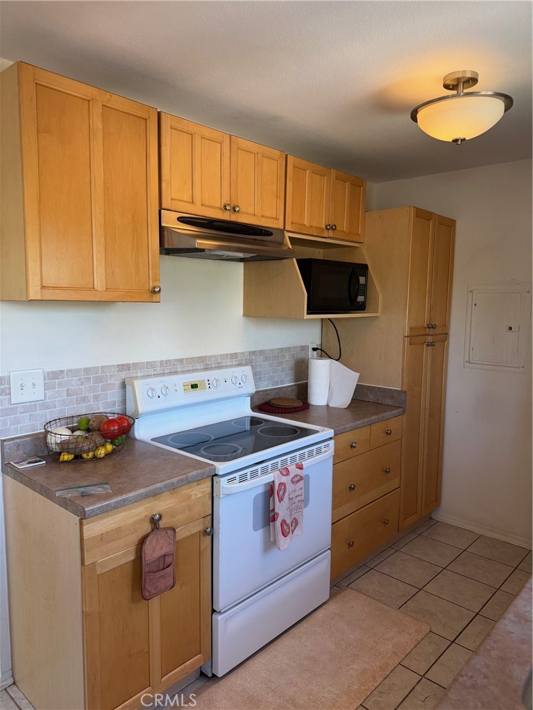725 Coronado 206 Property Photo 5