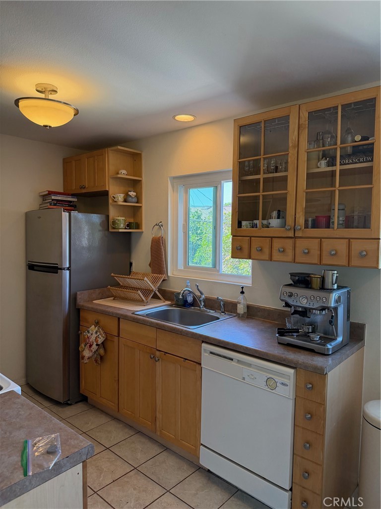 725 Coronado 206 Property Photo 6