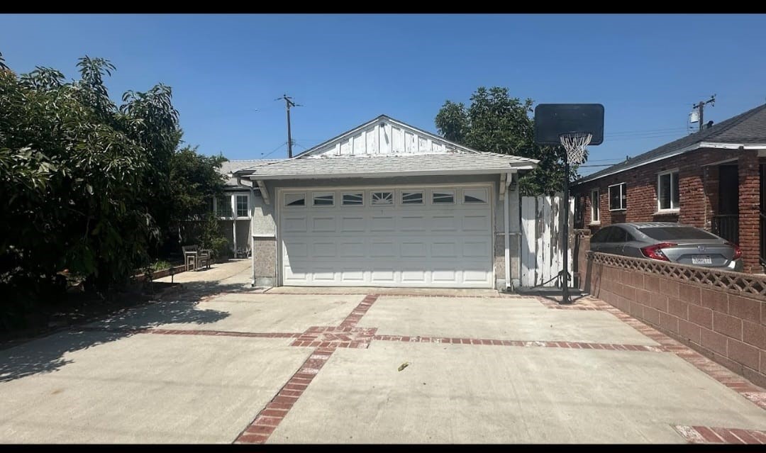 15535 Crossdale Avenue Property Photo 1