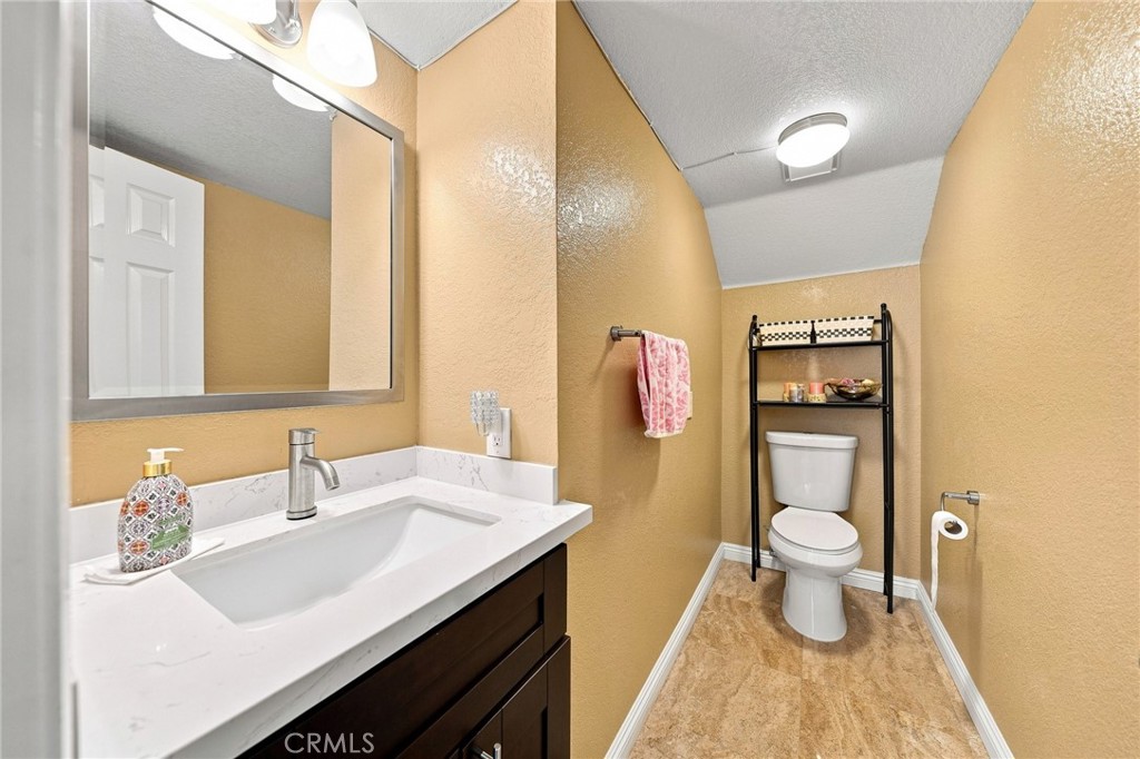 1665 E 68th 21 Property Photo 13