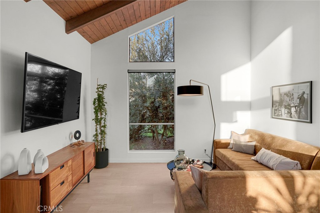 3733 Pine Property Photo 8