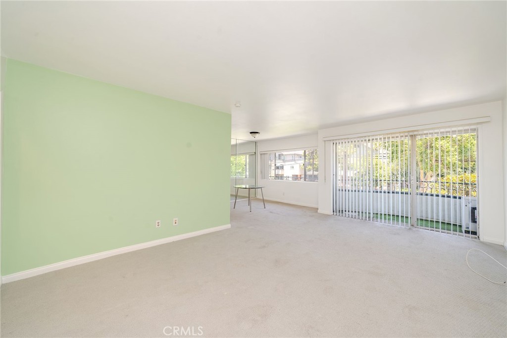 972 E California Boulevard 202 Property Photo 3