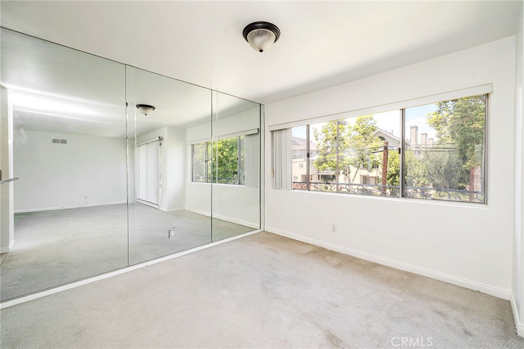 972 E California Boulevard 202 Property Photo 5