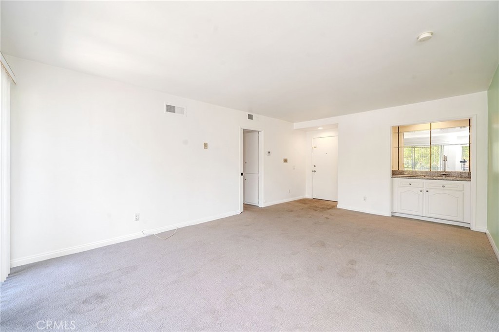 972 E California Boulevard 202 Property Photo 7