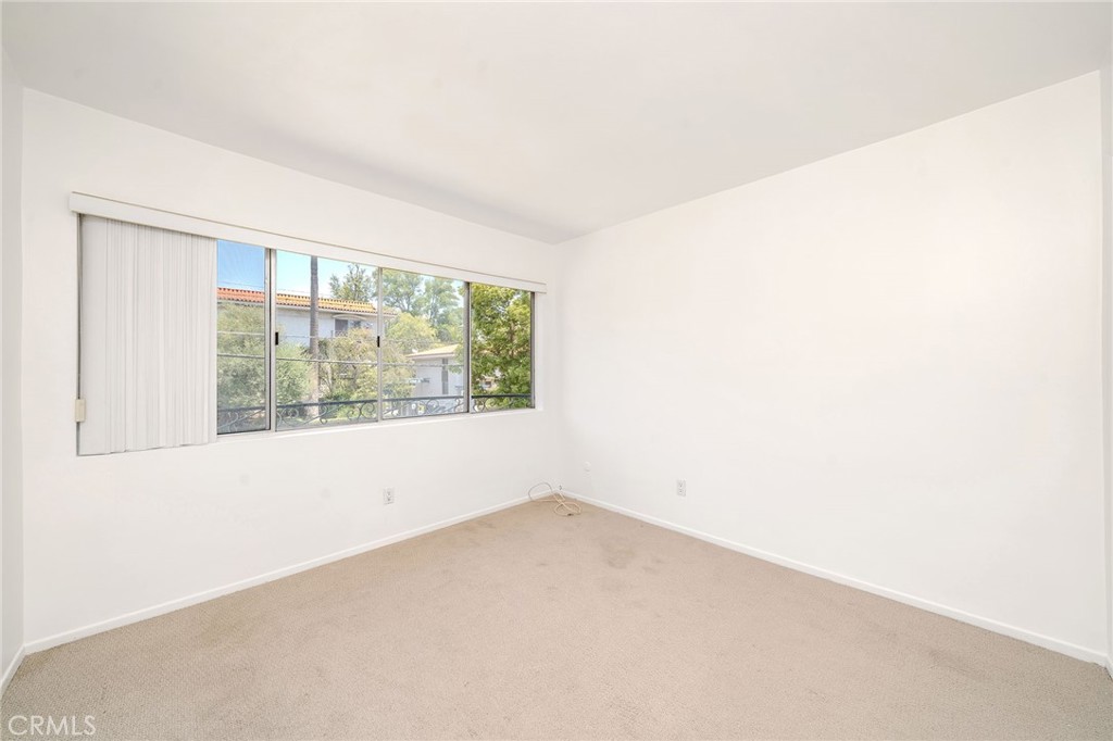 972 E California Boulevard 202 Property Photo 16