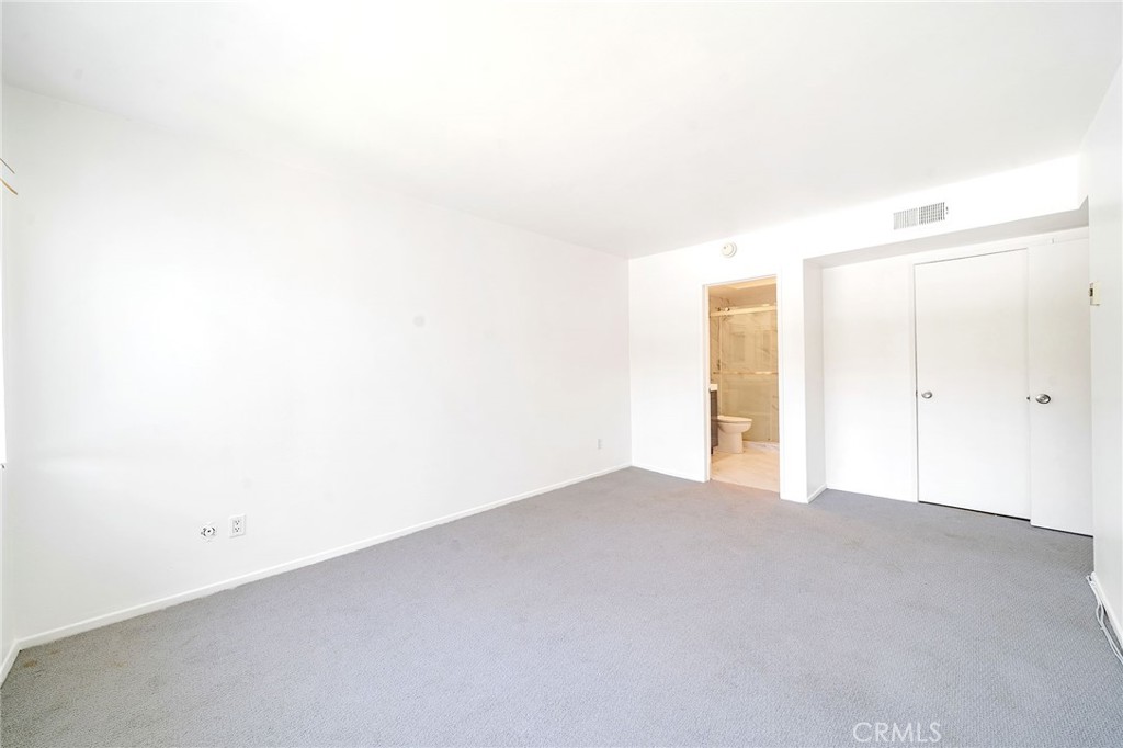 972 E California Boulevard 202 Property Photo 17