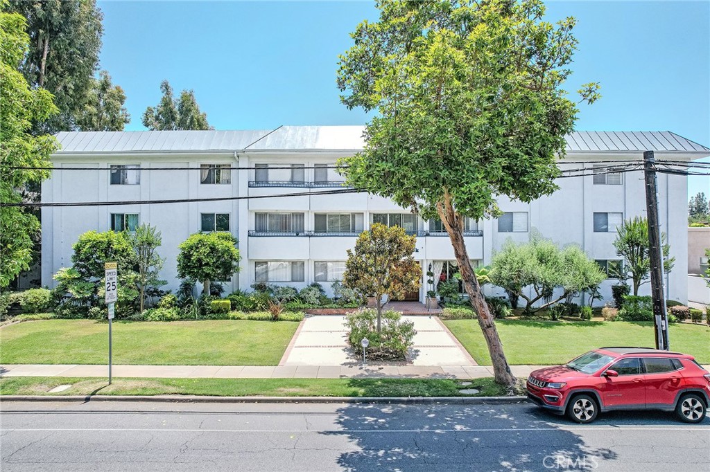 972 E California Boulevard 202 Property Photo 20