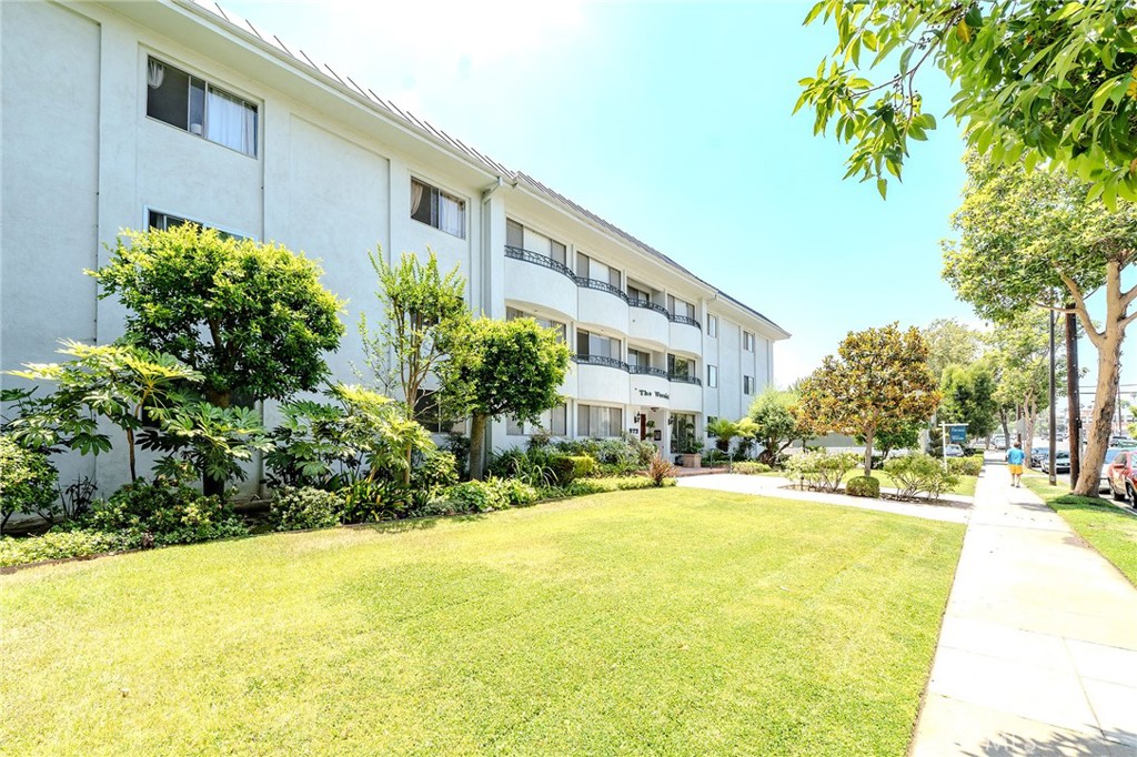972 E California Boulevard 202 Property Photo 21