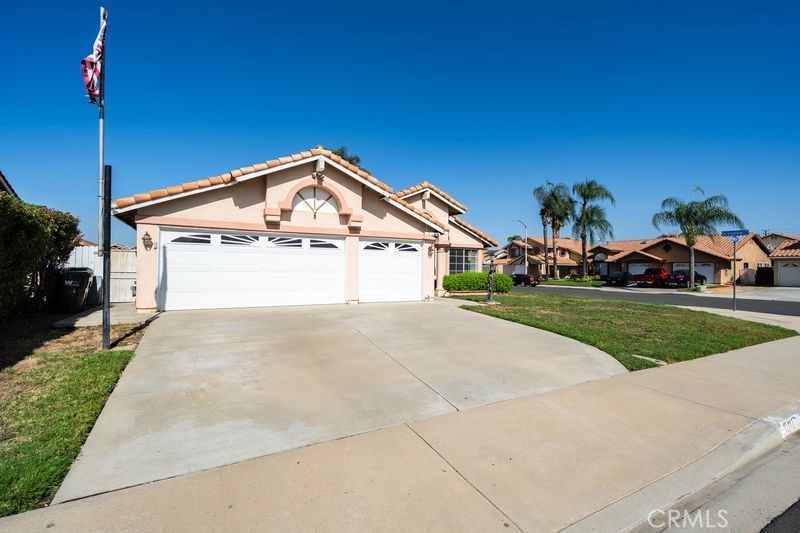 15117 Prentice Property Photo 2
