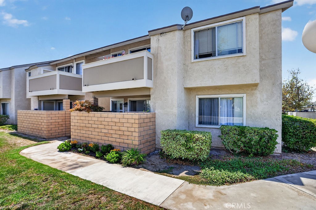8512 Belmont 31