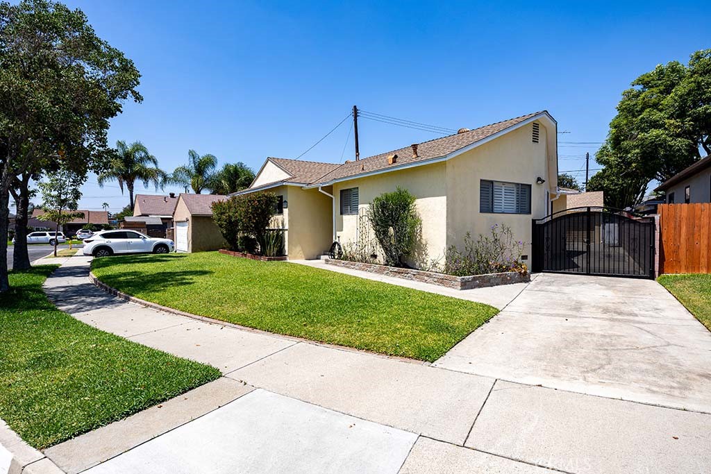 9321 Sideview Property Photo 1