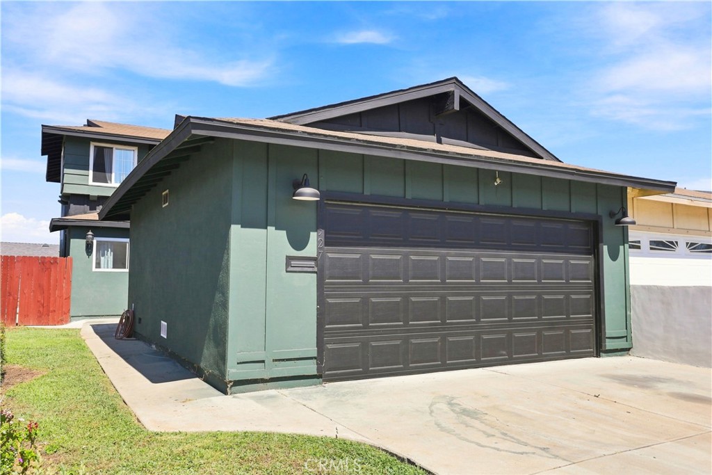 17527 Harwick Court Property Photo 2